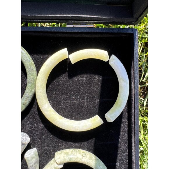 Broken Jade Bangles - Lot of 9 - Picture 6 of 10